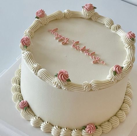 Cute cake inspo 2023 Pink Preppy Birthday Cake Ideas, Aesthetic Cake Ideas For Teens, Pretty Birthday Cakes Simple, Cake Ideas For 12 Year Girl, 13 Bday Cake Ideas, 11 Bday Cake, Birthday Cake Ideas 13 Girl, Girl Birthday Cakes Teenage, 12 Birthday Cake Girl