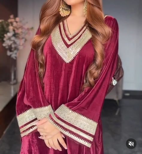 Velvet Suit Neck Design With Lace, Pherans Designs, Valvat Dresses Simple, Plain Velvet Suit Design With Lace, Velvet Pakistani Dress Color Combinations, Valvet Suite Design Pakistani, Plain Velvet Suit Design, Velvet Pakistani Dress, Velvet Suit Design