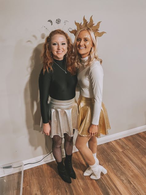 Sun And Moon Best Friend Costume, Womens Moon Costume, The Sun Costume Women, Diy Sun And Moon Costume, Night And Day Halloween Costume, Sun And Moon Costume Ideas, The Sun Halloween Costume, Duo Halloween Costumes Sun And Moon, Night And Day Costume