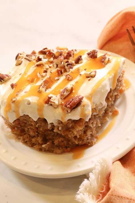 Carrot Caramel Poke Cake - It Is a Keeper Carrot Poke Cake, Carrot Caramel, Carrot Cake Poke Cake, Pecan Carrot Cake, Caramel Poke Cake, Pineapple Poke Cake, Cake Poke, Strawberry Bread Recipes, Cake With Pineapple