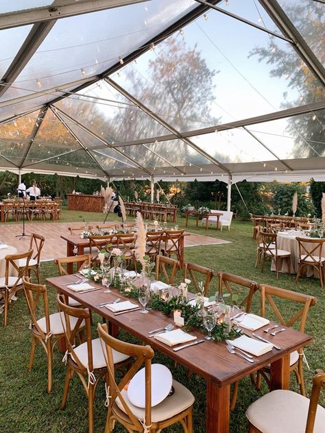 Garden Tent Wedding Reception, Green Table Party Decorations, Backyard Party Wedding, Tent Wedding Table Layout, Outdoor Wedding Table Layout, Open Field Wedding Reception, Wedding Patio Decor, European Backyard Wedding, Flower Alter Wedding