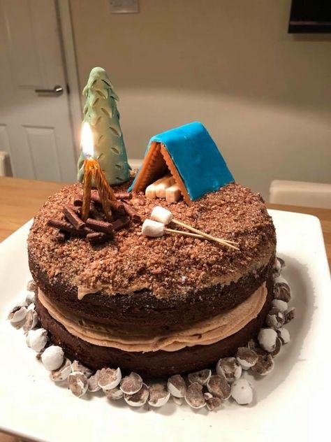 Camping Bday Cake, Camping Cakes Ideas, Bushcraft Birthday Cake, Camping Cake, Camping Cake Ideas For Men, Campfire Birthday Cake Ideas, Camping Theme Cakes, Bonfire Cake, Campfire Cake