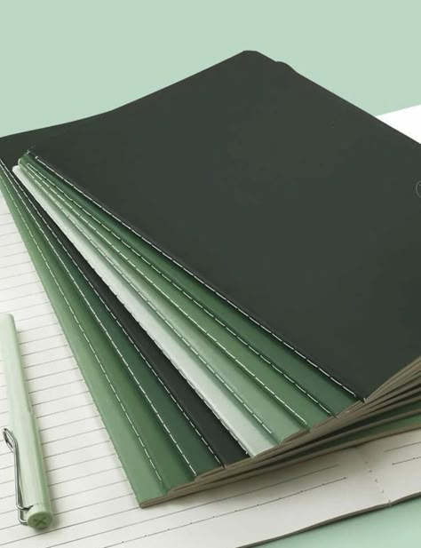 Earthy School Supplies, Green School Supplies Aesthetic, School Aesthetic Green, Green Notebook Aesthetic, Green School Supplies, Green Stationary, Studying Supplies, Green Inspo, Notes School