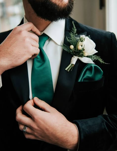 Green And Gold Winter Wedding, Wedding Colors For 2023, Emerald Wedding Colors, Emerald Green Wedding Theme, Gold Winter Wedding, Forest Green Wedding, Emerald Green Bridesmaid Dresses, Dark Green Wedding, Green Wedding Theme