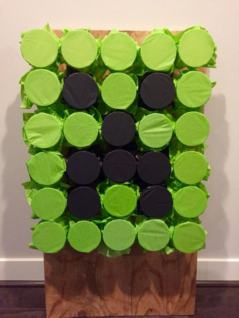 Poke a Minecraft Creeper party game for prizes Poke A Creeper Game, Minecraft Birthday Game Ideas, Minecraft Party Game Ideas, Minecraft Punch Game, Minecraft Party Ideas Decoration Diy, Minecraft Birthday Favors, Maincraft Party Ideas, Minecraft Party Ideas Games, Diy Minecraft Party Decorations