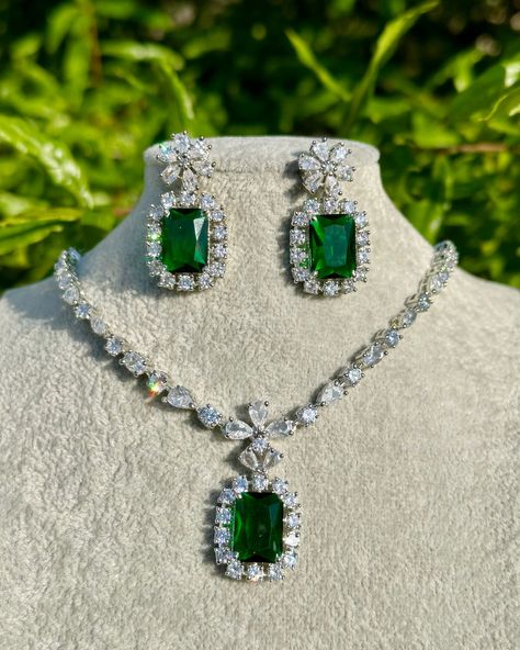 Emerald Sets Jewellery, Emerald And Diamond Pendant Necklace, Emerald Necklace Indian, Emerald Jewelry Necklace, Emerald Necklace Set, Princess Pendant, Emerald Jewelry Set, Stained Glass Earrings, Emerald Set