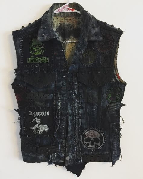 Punk Rock Vest, Patch Vest Punk, Punk Denim Vest, Heavy Metal Clothes, Cherry Clothing, Punk Hats, Vest With Patches, Metal Vest, Vest Embroidery