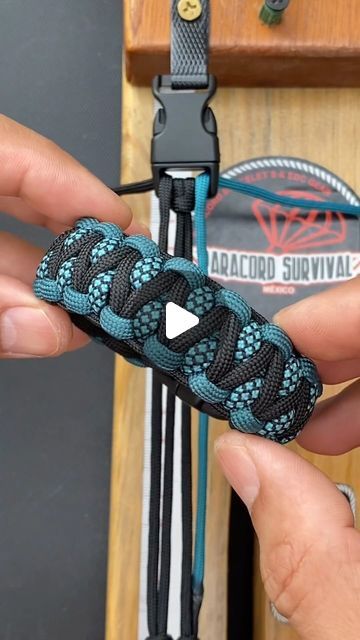 Para Cord Bracelets How To Make, Wide Paracord Bracelet Patterns, Paracord Weaves Pattern, Paracord Projects Tactical, 3 Color Paracord Bracelet, How To Make Bracelets, Macrame Summer, Paracord Wrap Handle, 550 Cord Bracelets