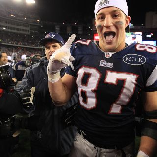 Rob Gronkowski Rob Gronkowski Wallpaper, Gronk Patriots, Hot Football Players, Danny Amendola, New England Patriots Football, Bill Belichick, Rob Gronkowski, Nfl Photos, Julian Edelman