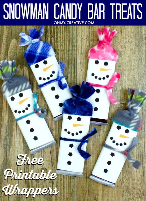 Adorable Snowman Candy Bar Treats with Snowman Free Printable candy bar wrapper template - a perfect kids treat for friends, classroom treat or stocking stuffer - a great Christmas kids craft too! OHMY-CREATIVE.COM Snowman Candy Bar, Christmas Candy Bar, Diy Schneemann, Candy Bar Wrapper Template, Printable Snowman, Stampin Up Weihnachten, Classroom Treats, Snowman Gifts, Chocolate Bar Wrappers