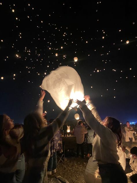 #lantern #tangled #festival #nightlights #lanternfestival #aesthetic Aesthetic Places To Go With Friends, Aesthetic Lantern Festival, Lantern Festival 2023, Bucket List Ideas With Best Friend, Tangled Birthday Aesthetic, Tangled Birthday Party Aesthetic, Sky Lanterns Aesthetic, Paper Lanterns Aesthetic, New Experiences Aesthetic