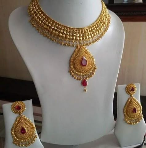 Chain easily kinks and tangles undefined undefined undefined Choker Necklace Designs Gold Indian, Gold Sets Jewelry Indian Design, Gold Choker Necklace Set, Indian Gold Necklace Designs, Bridal Necklace Designs, Choker Necklace Designs, Antique Gold Jewelry Indian, New Gold Jewellery Designs, Choker Designs