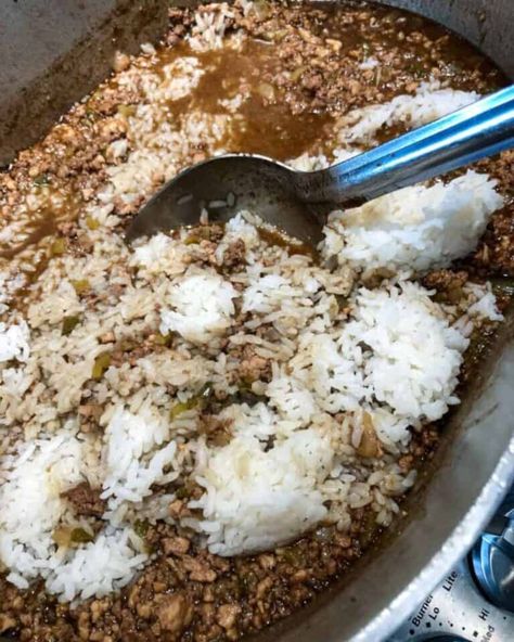 Rice And Gravy Cajun, Cajun Foods Recipes, Southern Rice And Gravy, Rice And Gravy Recipes Southern, Louisiana Rice Dressing, Cajun Rice Dressing Louisiana, Cajun Rice And Gravy, Rice Dressing Cajun, Rice Dressing Louisiana