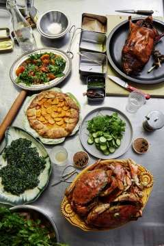 San Francisco chefs celebrate Thanksgiving with Dungeness crab, Peking duck and loved ones - SFChronicle.com Roasted Pepper Salsa, Stuffing Mix Recipes, Xmas Dinner Recipes, Jelly Straws, Christmas Cooking Ideas, New Years Recipes, Perfect Roast Potatoes, Tom Kerridge, Baked Camembert