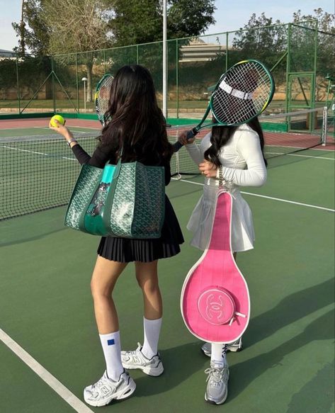 Old Money Tennis, Badminton Aesthetic, Tennis Core, Tennis Photoshoot, Basketball Academy, Tennis Lifestyle, Tennis Girl, Tennis Aesthetic, Golf Inspiration