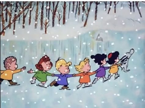 Charlie Brown Christmas Aesthetic, Snoopy Ice Skating, Xmas Cartoon, Christmas Profile Pictures, Peanuts Thanksgiving, Peanuts Wallpaper, Christmas Widgets, A Charlie Brown Christmas, Christmas Snoopy