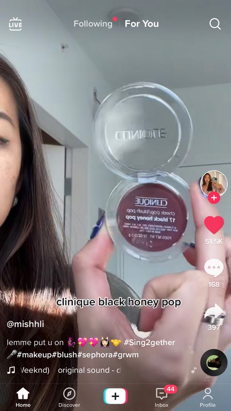 Clinique Black Honey Pop Blush, Honey Pops, Clinique Black Honey, Black Honey, Cleaning Gadgets, Perfect Makeup, Colorful Makeup, Aesthetic Makeup, Skin Makeup