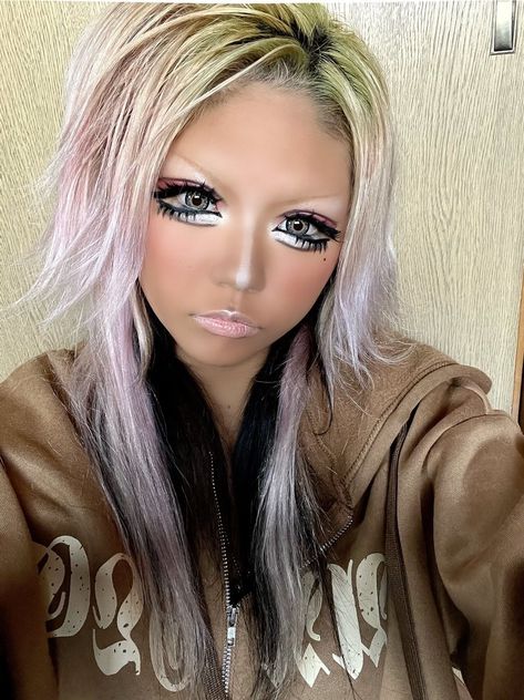 Ganguro Makeup Tutorial, Ganguro Gyaru Makeup, Gyaru Makeup Tutorial, Fun Eyeshadow, Gyaru Hair, Gyaru Aesthetic, Gyaru Makeup, Instagram Photoshoot, Best Eyeshadow