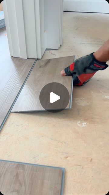 Kitchen Extra Storage, Flooring Hacks, Shed Flooring, 2024 Tips, Installing Vinyl Plank Flooring, Diy Fails, Construction Diy, Pvc Flooring, Carpentry Diy