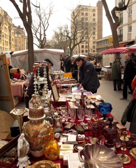 Paris Cheapskate: The Best Paris Flea Market: Marché Aux Puces de Vanves Paris Budget, French Flea Market, Paris Markets, Paris Flea Markets, Paris Dream, Paris France Travel, Cheap Shopping, France Trip, Travel Paris