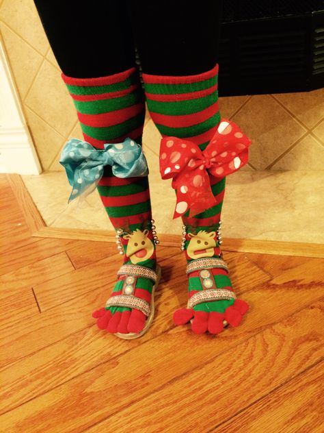 Ugly Christmas Socks, Sock Ideas, Xmas Socks, Baby Shower Favors Diy, Holiday Socks, Favors Diy, Christmas Socks, Shower Favors, Baby Shower Favors