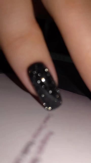 Sparkly Black Nails, Black Sparkle Nails, Black Nail Design, Black Prom Nails, Sparkle Nail Designs, Black Almond Nails, Reflective Nails, Black Nails With Glitter, New Years Eve Nails