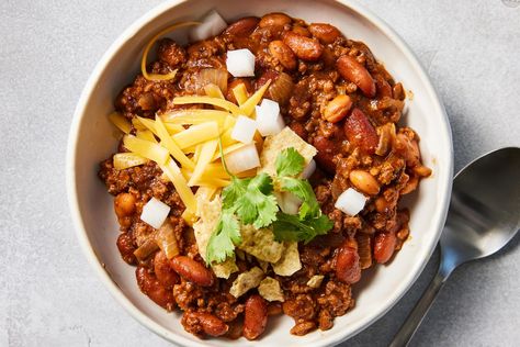 The secret ingredient every chili needs is probably in your pantry Secret Chili Ingredients, Homemade Chili Powder, Chili Without Beans, Award Winning Chili, Brunch Burger, New York Times Cooking, Recipes Chili, Chili Ingredients, Chili Cook Off