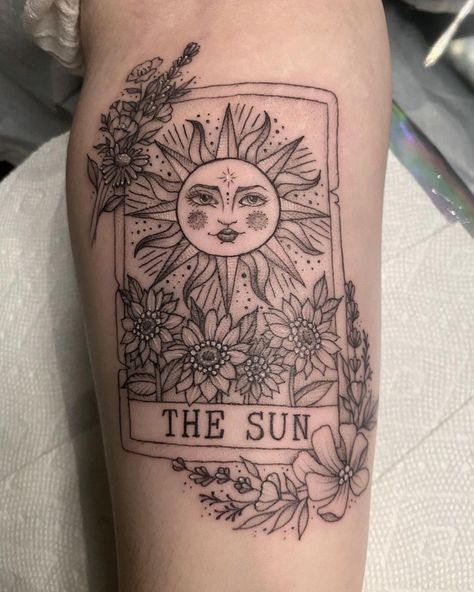 sun tattoo Sun Lady Tattoo, Tarot Card Sun Tattoo, The Sun Tarot Card Tattoo, Sun Goddess Tattoo, Sun Card Tarot, Sun Tarot Card Tattoo, Space Tattoos, Tarot Card Tattoo, Tarot Tattoo