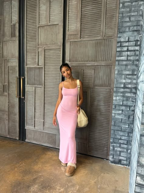 #bershka #bershkastyle #skims #kimkardashianstyle #pink #pinkpilatesprincess #pinkaesthetictheme #uggs #brandymelville Pink Dress On Brown Skin, Pink Long Dress Outfit, Pink Dress Black Women, Pink Bday Dress, Skims Dress Outfit Ideas, Bodycon Dress Poses, Pink Dress Outfit Ideas, Pink Maxi Dress Outfit, Alexis Fashion