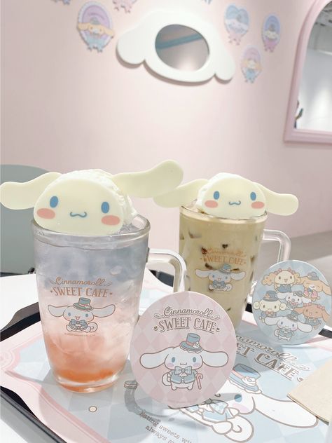 Sanrio Drinks, Cinnamoroll Food, Cinnamoroll Cafe, Cute Backpacks For School, Girly Drinks, Cafe Japan, Kawaii Foods, Sanrio Food, Sweet Cafe