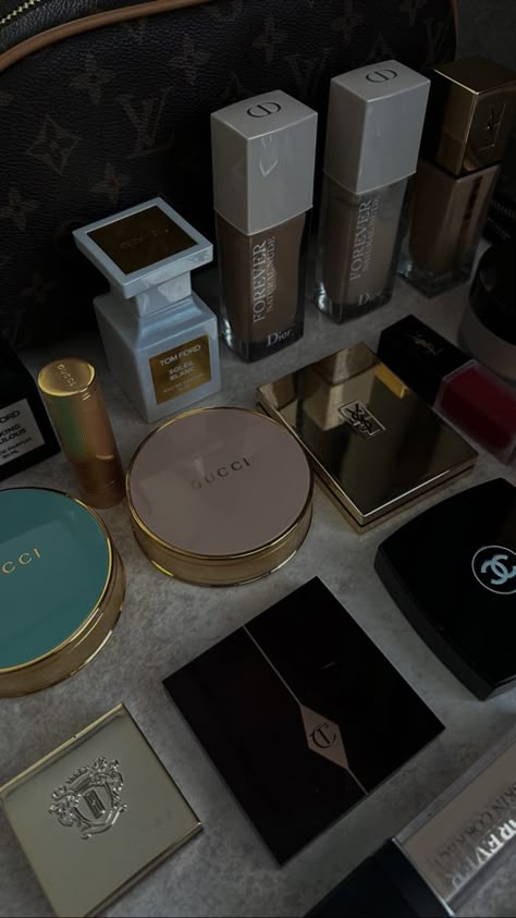 Gucci Dior cosmetics Unghie Sfumate, Expensive Makeup, Instagram Mom, Makeup Package, Mom Of 3, Eye Makeup Pictures, Ethereal Makeup, Luxury Cosmetics, Luxurious Life