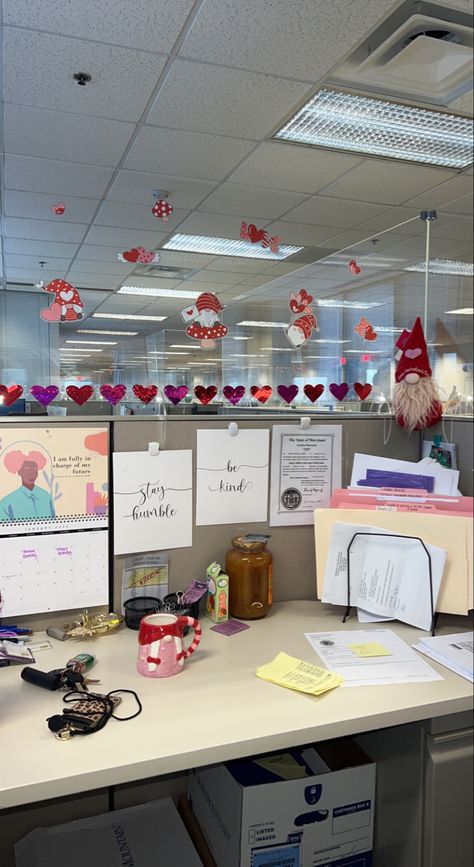 Valentines Day Work Decorations, Office Decor Valentines Day, Valentine Day Office Decor, Valentine Desk Decor, Valentines Cubicle, Valentines Day Decorations Office, Valentines Office Ideas, Valentine Office Decor Work Spaces, Valentines Office Decor