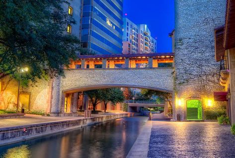 Mandalay Canal Walk at Las Colinas | Irving, TX 75039 Irving Texas, Texas Adventure, Waterfront Dining, Vacation Activities, Moving Water, Master Planned Community, Old World Style, Credit Union, Local Travel