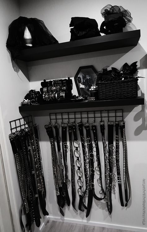 Goth Bedroom Apartment, Room Emo Aesthetic, Gothic Closet Room, Emo Interior Design, Goth Dressing Room, Goth Walk In Closet, Goth Closet Organization, Black Room Decor Bedroom Dark, Gothic Dressing Room