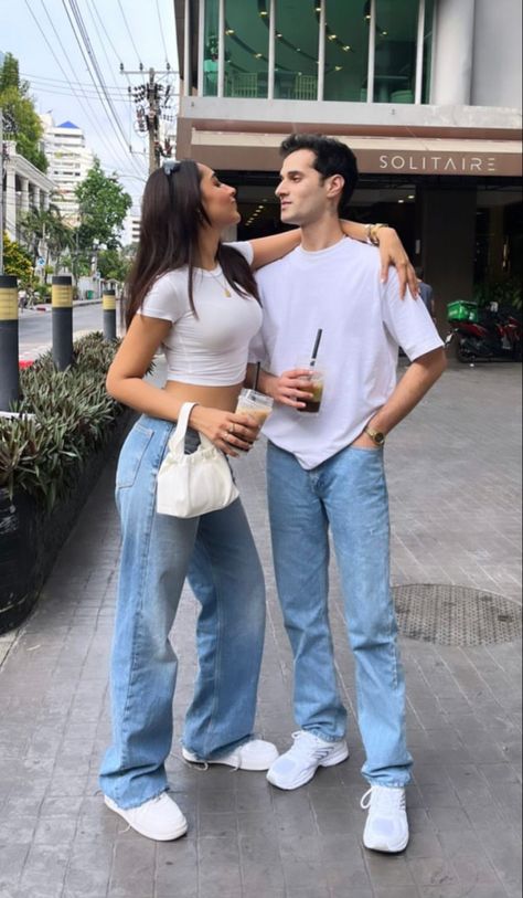 Twinning With Boyfriend Outfits, Couples Outfits Coordinating, Couple Outfits Disney, Couple Outfit Ideas Summer, Outfits To Match With Your Boyfriend, Color Cordinate Outfit Couple Ideas, Complimentary Couple Outfits, Outfit For Boyfriend Birthday, Matching Outfits Pareja