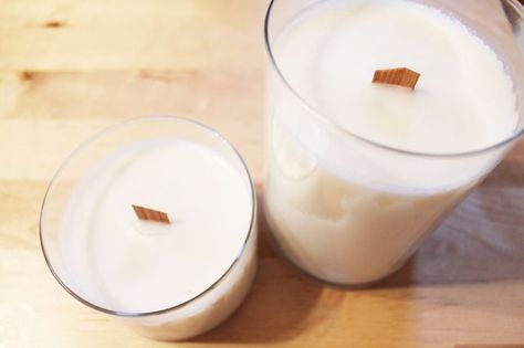 Have used candle containers too pretty to throw out? Make your own lightly scented candles with coconut oil. Diy Candle Containers, Coconut Oil Candle, Hand Dipped Candles, Candle Dipping, Make Candles, Diy Coconut Oil, Making Candle, Soya Mumu, Making Candles Diy