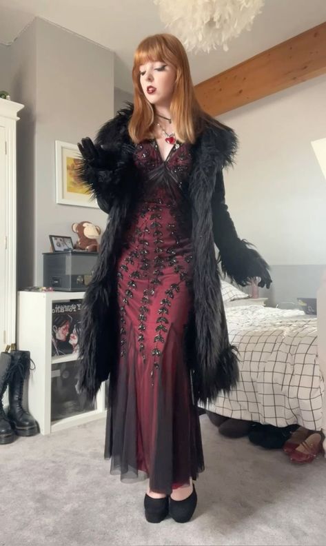 Vampire Outfit Plus Size, Horror Movie Outfit Ideas, Lilith In Aries Outfit, Vampire Gothic Fashion, Funky Goth Outfits, Goth Outfit Moodboard, Vampy Goth Outfit, Whimsical Goth Aesthetic Outfits, Vintage Gothic Outfits