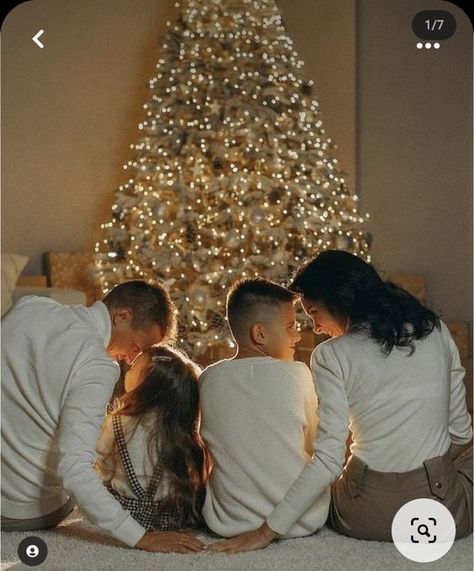 Diy Christmas Family Photo, Christmas Pfps Aesthetic, Dress Outfits Christmas, Pfp Aesthetic Christmas, Christmas Pfp Aesthetic, Christmas Decor Diy Crafts, Christmas Dress Girl, Christmas Dress Party, Matching Family Christmas Outfits