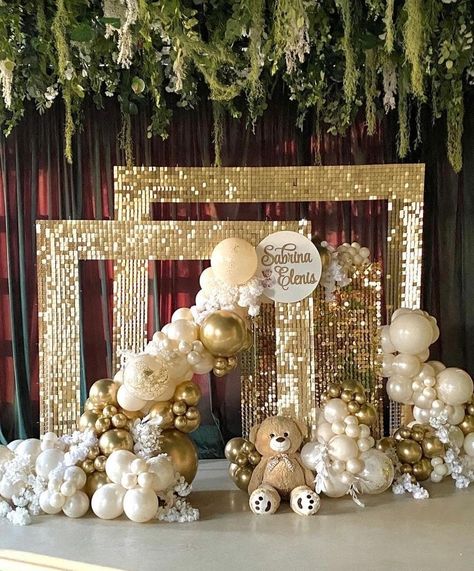 Light Themed Party, Party Lighting Ideas, Gold And Silver Party, Gold Balloon Arch, Fashion Show Decorations Ideas, 60th Birthday Backdrop Ideas, Shimmer Wall With Balloons, Gold Party Aesthetic, Sequin Backdrop With Balloons