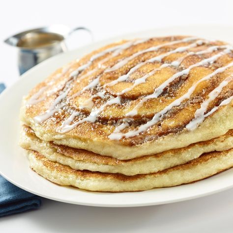 The Cheesecake Factory's Cinnamon Roll Pancakes Recipe Is Here To Up Your Brunch Game Marriage Level Pancakes, Cinnamon Roll Pancakes Recipe, Cheesecake Factory Recipes, Cinnamon Roll Pancakes, Food Fall, The Cheesecake Factory, Fall Brunch, Brunch Restaurants, Breakfast Restaurants