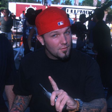 Johnathan Davis And Fred Durst, Fred Durst 90s, Fred Durst And Jonathan Davis, Fred Durst, Rap Metal, John Davis, Blue Eyed Men, Jonathan Davis, Dont Forget To Smile