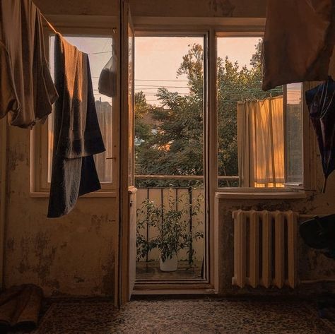 Open Window, Casas De Ensueño, Eastern Europe, 인테리어 디자인, Pretty Pictures, Future House, My Aesthetic, Room Inspo, Room Inspiration