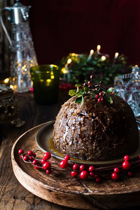 Vegan Xmas Dinner, Vegan Christmas Dinner Recipes, Traditional Christmas Pudding Recipe, Xmas Dinner Ideas, Traditional Christmas Pudding, Christmas Food Photography, Vegan Christmas Desserts, Vegan Xmas, Vegan Christmas Dinner