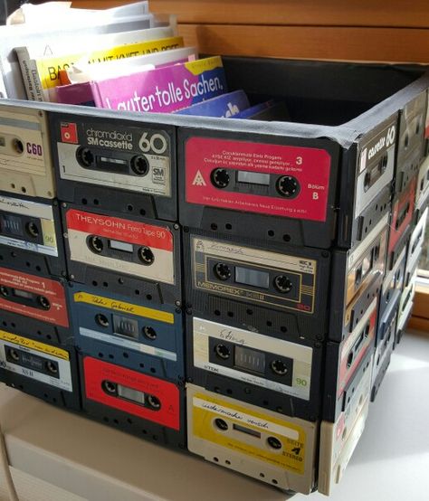 Cassette Tape Storage, Koti Diy, Tape Storage, Storage Crate, Upcycle Ideas, Crate Furniture, Crate Storage, Upcycled Materials, Cassette Tape