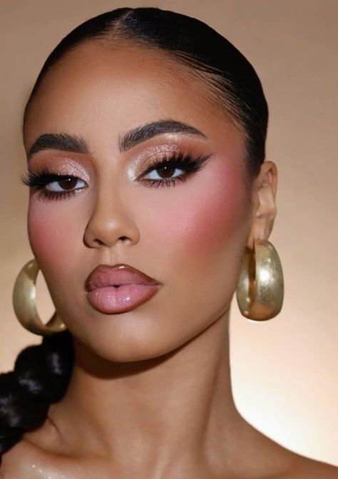 Pink Toned Makeup Looks, Understated Glam Makeup, Pink Dress Gold Accessories, Makeup Ideas Color, Pink Blush Makeup Looks, Rosegold Eyemakeup, Brown And Pink Makeup, Soft Pink Glam Makeup, Soft Pink Makeup Looks