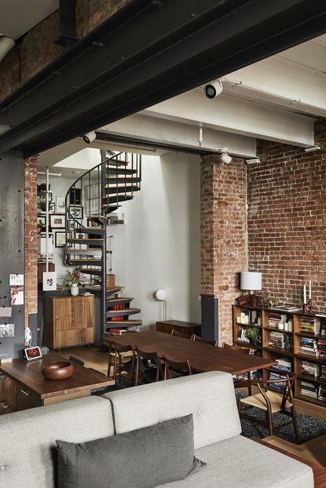 Brooklyn Loft Apartment, New Yorker Loft, Ny Loft, New York Bedroom, Loft Style Apartments, Architecture Renovation, Loft Interior Design, Loft Interior, New York Loft