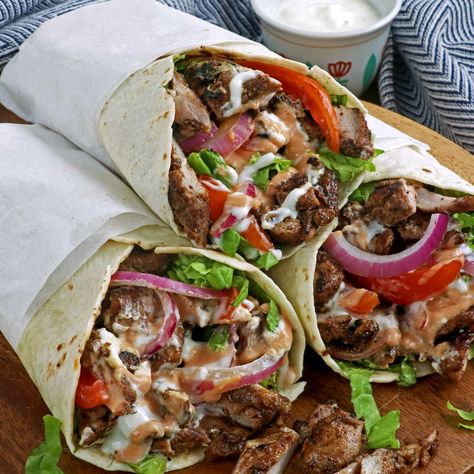 Chicken Shawarma Wrap, Perfect Grilled Chicken, Layer Salad, Shawarma Recipe, Plats Healthy, Easy Grilled Chicken, Smothered Chicken, Chicken Shawarma, Creamed Spinach