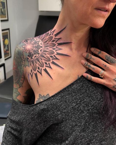 Neck Collar Bone Tattoo, Collar Bone Neck Tattoo, Neck Shoulder Tattoo Women, Chest And Neck Tattoo Female, Mandala Dotwork Tattoo Design, Mandala Shoulder Tattoo, Mandala Chest Tattoo, Chest Neck Tattoo, Top Of Shoulder Tattoo