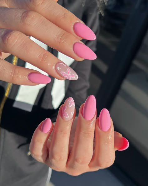 Acrylic Almond Nails Ideas Summer, Pink Girly Nails Design, Cool Pink Nail Designs, Cute Nail Ideas For Summer 2024, Pink Nails With Design Ideas, Pink Spring Nail Ideas, Cute Pink Nails Almond, Pink Acrylic Designs, Pink Nail Inspo Almond