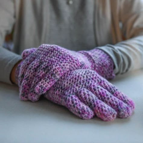 Easy Crochet Gloves, Gloves Free Pattern, Crochet Gloves Free Pattern, Fingerless Gloves Crochet, Crochet Mittens Pattern, Finger Crochet, Gloves Crochet, Glove Pattern, Crochet Gloves Pattern